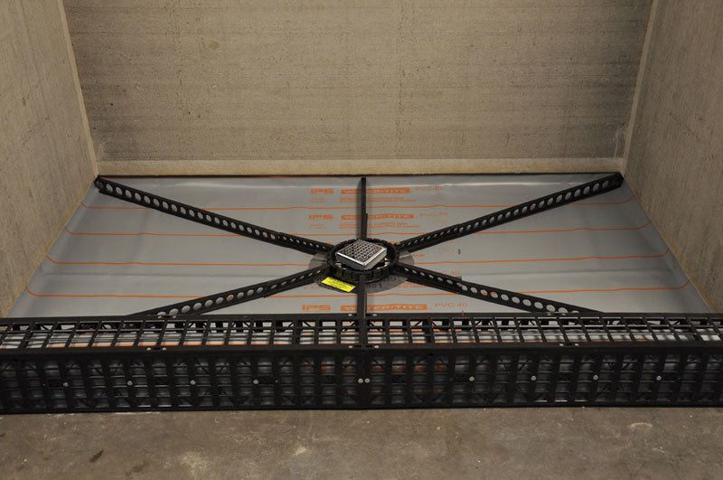 Serene Square Drain with Quick Pitch Bathtub Center Kit