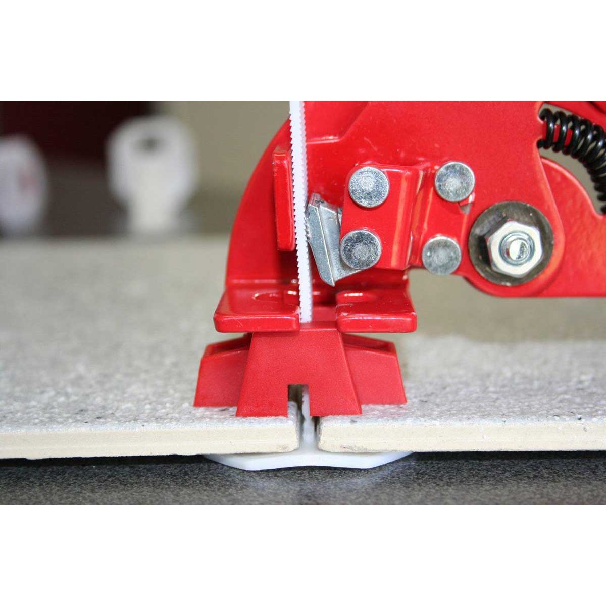 Tile spacer clips for lippage leveling systems