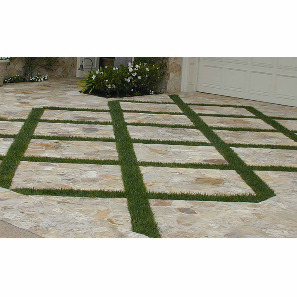 Glaze N Seal Concrete and Masonry Impregnator Applied on concrete floor at tin front of the garage