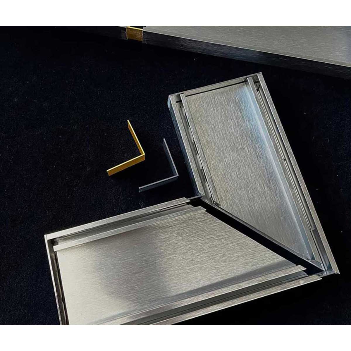 Lauxes Grates 90 degree joiners - on a table demo pieces