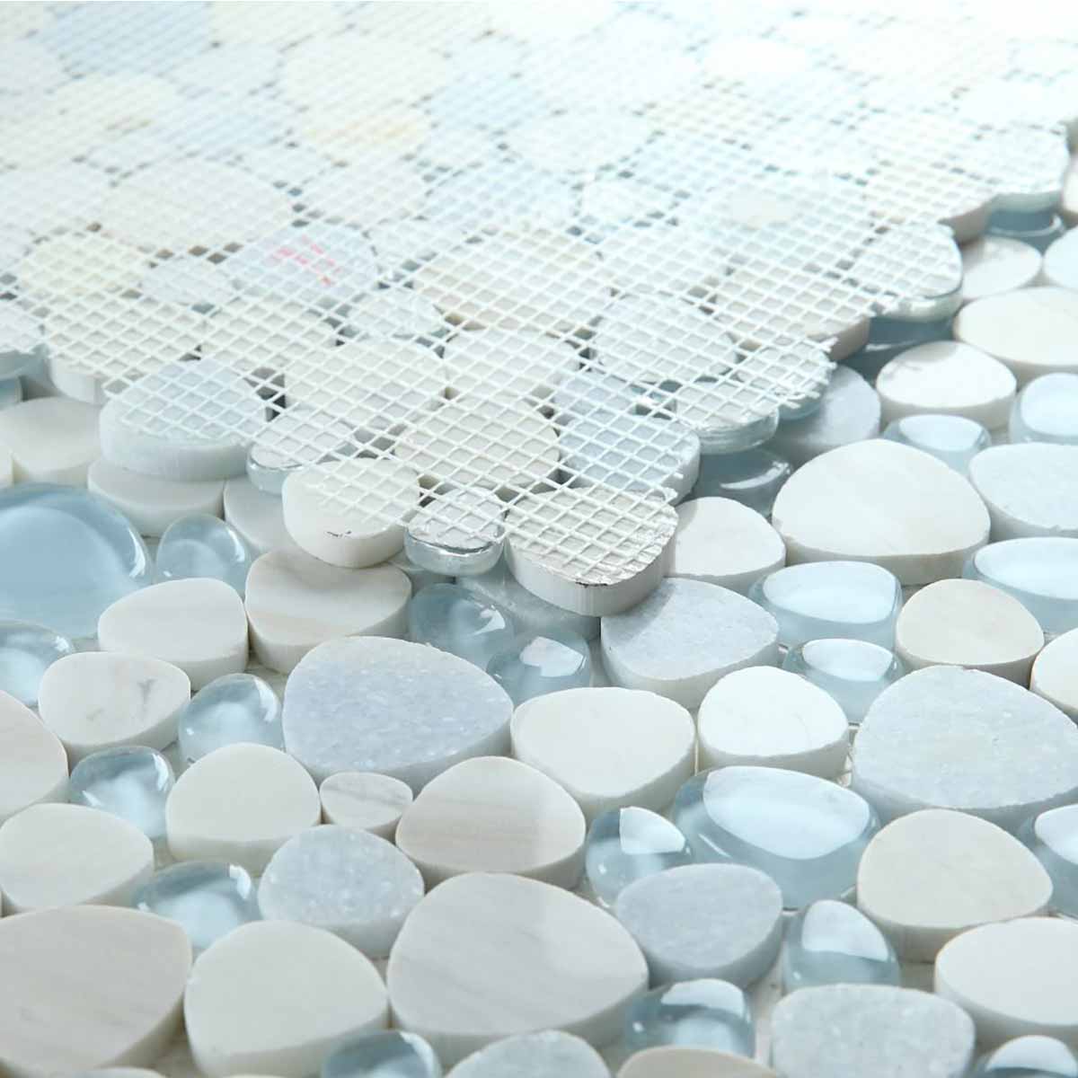Mosaic Marble and Glass in Pebble look - Sky