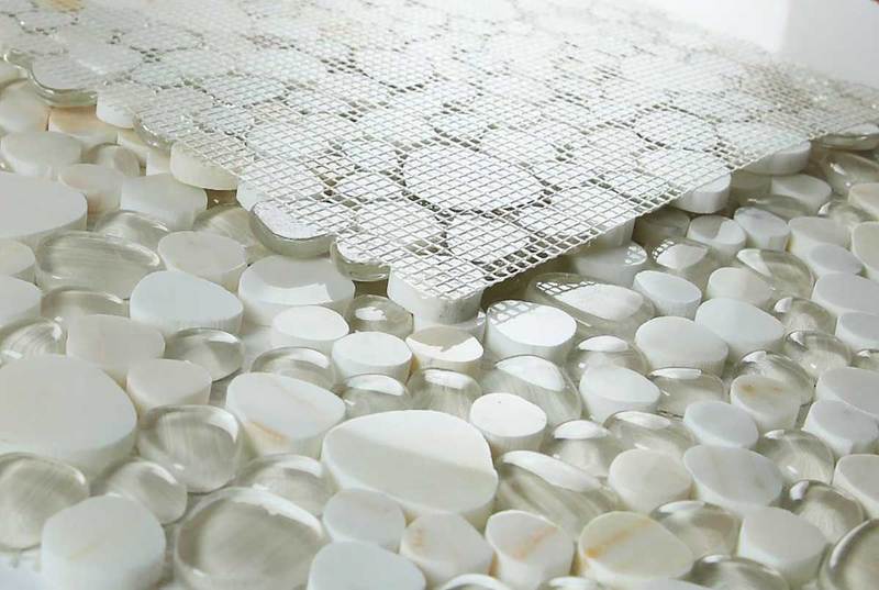 Calacatta Marble and Glass in Pebble look - Gold