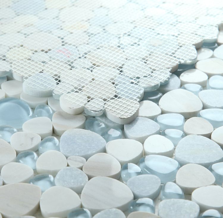 Mosaic Marble and Glass in Pebble look - Sky