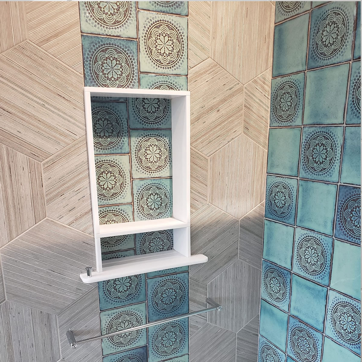 TileWare Boundless Overhang Bottom Pre-cut Niche Trim Pre-drilled with Hook